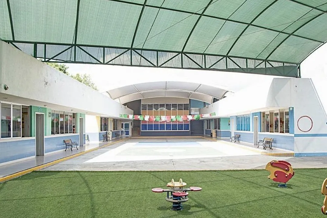 Foto 8 de Perfecto centro educativo o desarrollo de vivienda, a 1/2 cuadra de Av. Patria