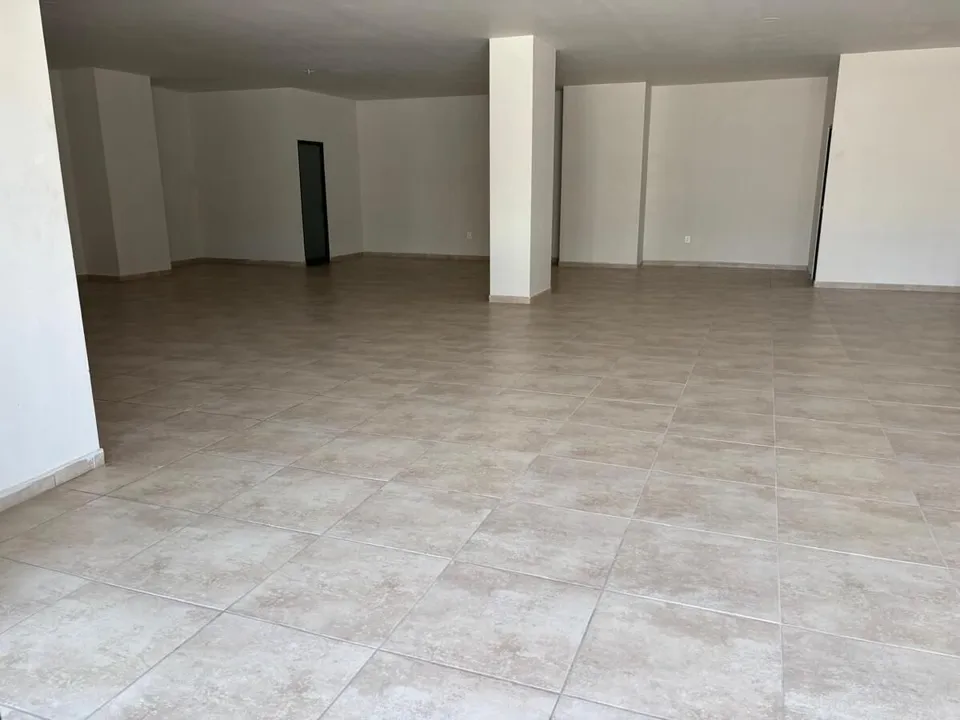 LOCAL COMERCIAL EN VENTA COMPLETAMENTE NUEVO EN ZONA BUGAMBILIAS