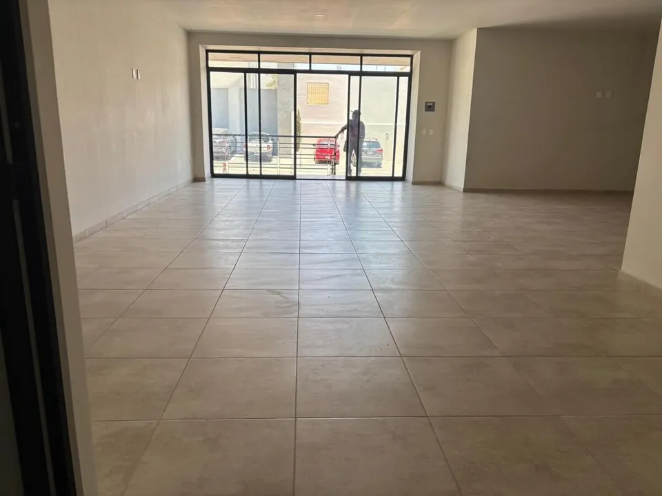 Foto 5 de LOCAL COMERCIAL EN VENTA COMPLETAMENTE NUEVO EN ZONA BUGAMBILIAS