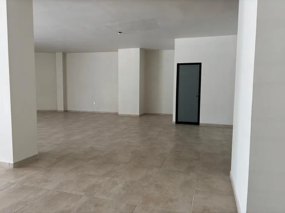 Foto 6 de LOCAL COMERCIAL EN VENTA COMPLETAMENTE NUEVO EN ZONA BUGAMBILIAS