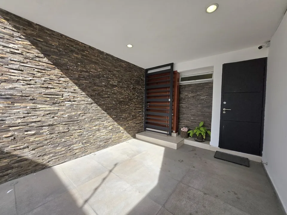 Foto 2 de Casa en venta recién remodelada en Providencia