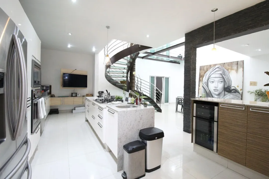 Foto 2 de Casa en VENTA remodelada en la colonia Moderna