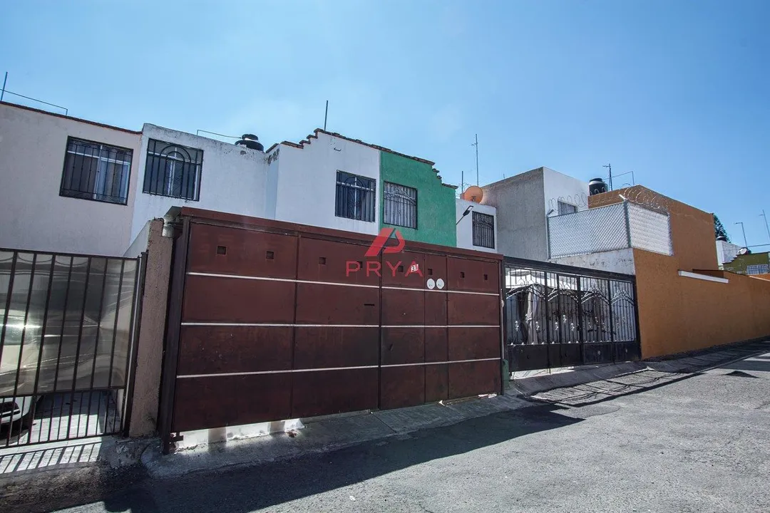 Foto 3 de Casa en Venta en Lomas de San Gonzalo, Zapopan | 3 Recámaras y 2 Baños Completos