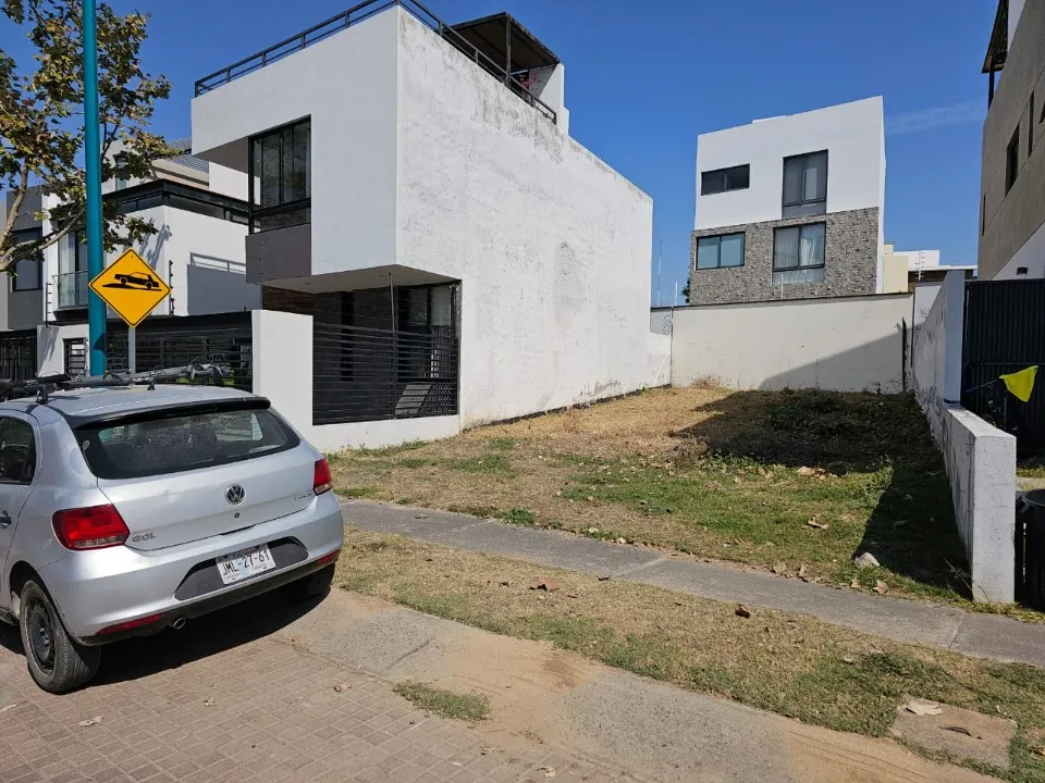 Terreno en venta en Circuito del Bosque, Bosques Vallarta, Zapopan