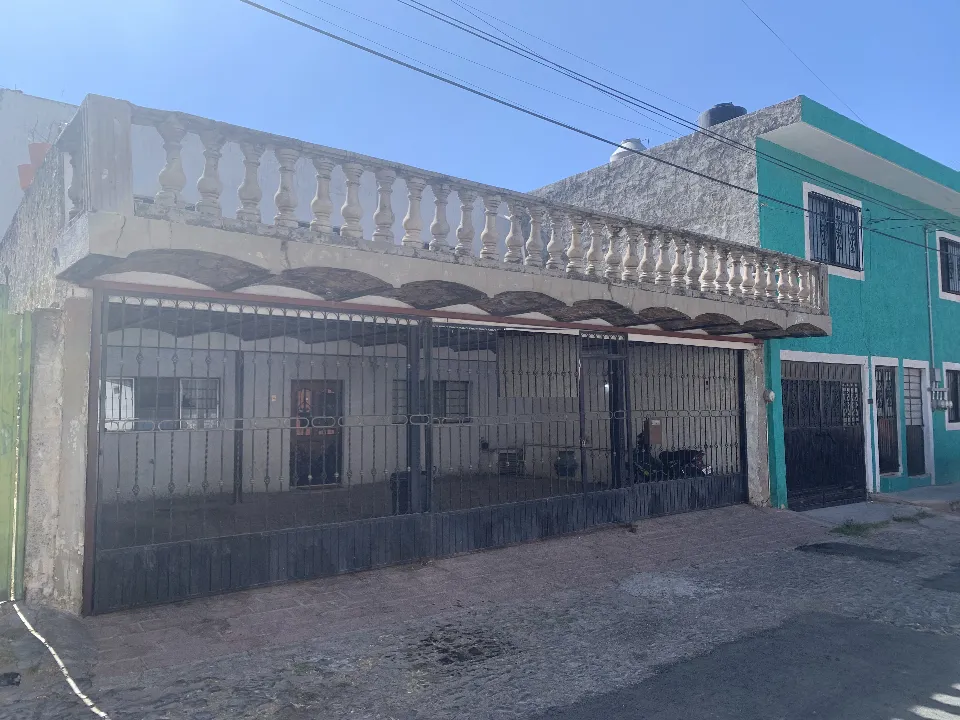 Foto 2 de Casa en venta en Calle Pedro Moreno, La Primavera, Zapopan
