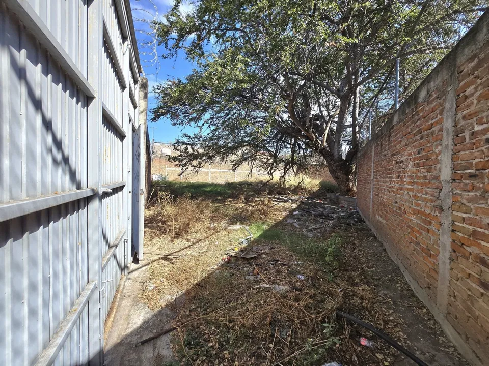 Foto 4 de Terreno en renta ideal para negocio
