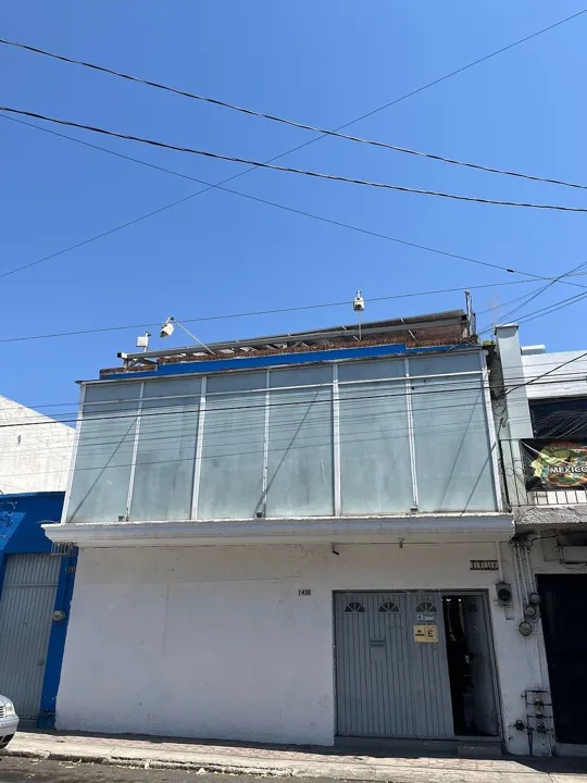 Casa con uso de suelo mixto en Venta, Col. Santa Teresita, Guadalajara