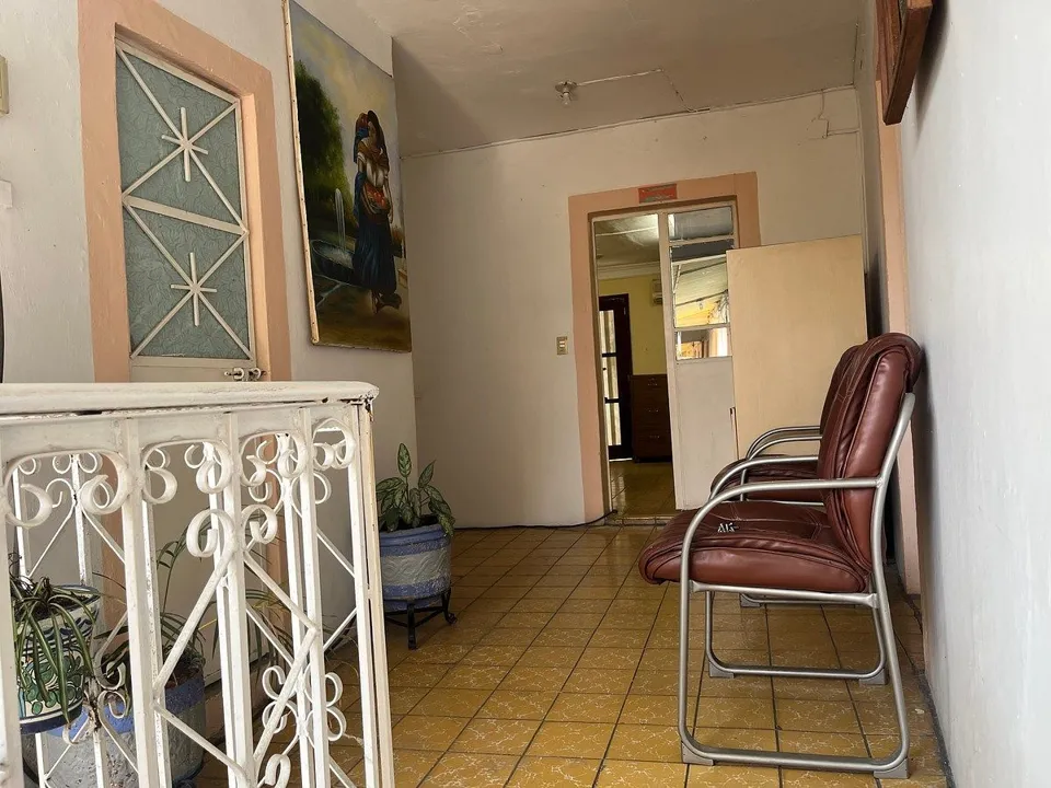 Foto 3 de Casa con uso de suelo mixto en Venta, Col. Santa Teresita, Guadalajara