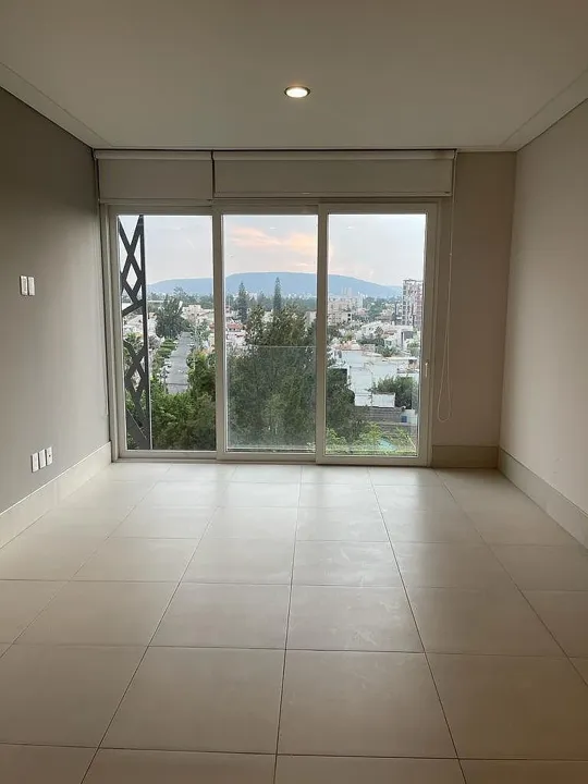 Foto 3 de Departamento en dos niveles con terraza privada en RENTA.