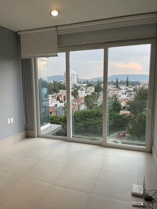 Foto 4 de Departamento en dos niveles con terraza privada en RENTA.