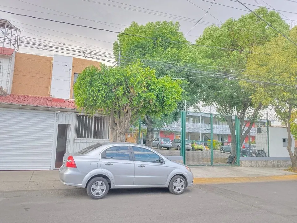 Foto 2 de Casa en Venta con Espacios Funcionales – Parques de Santa María