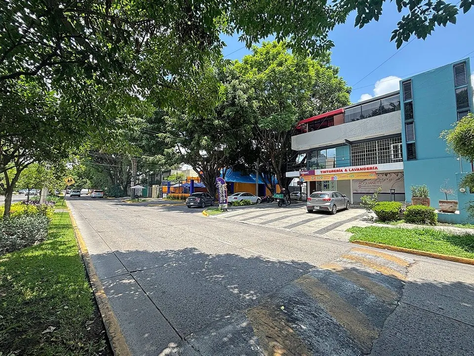 OFICINA O DEPARTAMENTO EN RENTA EN CHAPALITA