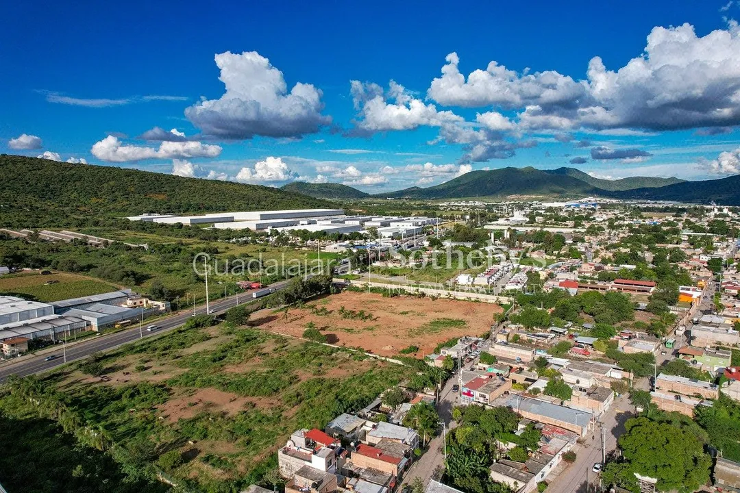 Foto 4 de Terreno Industrial en venta y renta - Tlajomulco de Zuñiga
