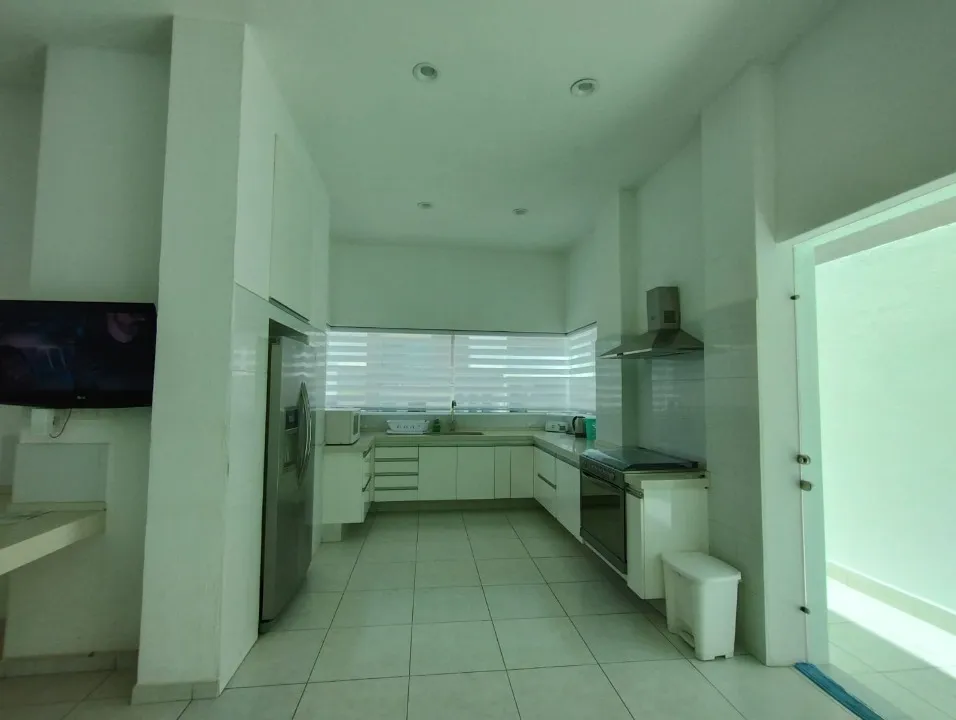 Foto 3 de Oportunidad para Remodeladar Casa en venta en Avenida Naciones Unidas, Los Castaños, Zapopan