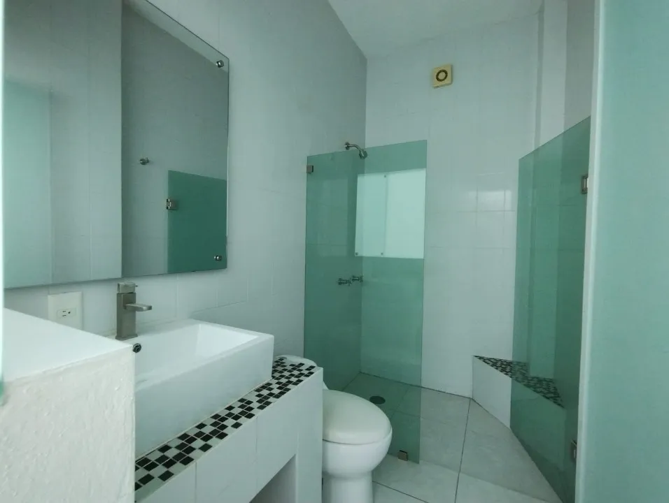 Foto 7 de Oportunidad para Remodeladar Casa en venta en Avenida Naciones Unidas, Los Castaños, Zapopan