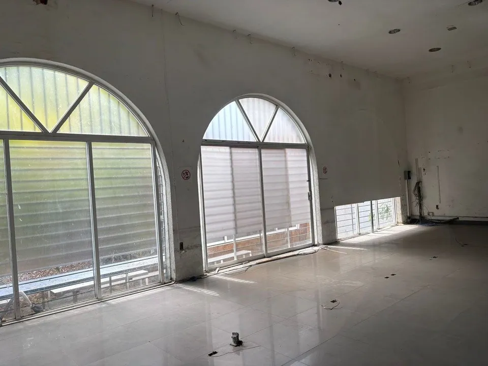 Foto 7 de SE VENDE PROPIEDAD PARA DESARROLLO VERTICAL O COMERCIAL . AV. AMERICA EN GDL.