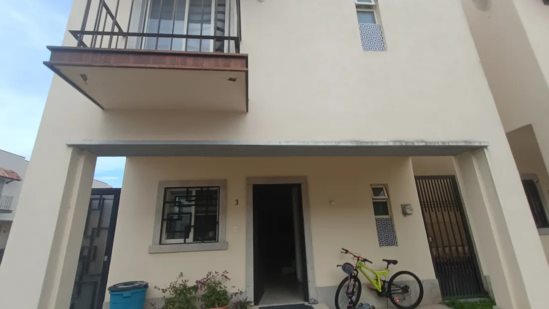 Casa 3 recámaras, 2.5 baños y 2 autos en Alta California | 103 m²