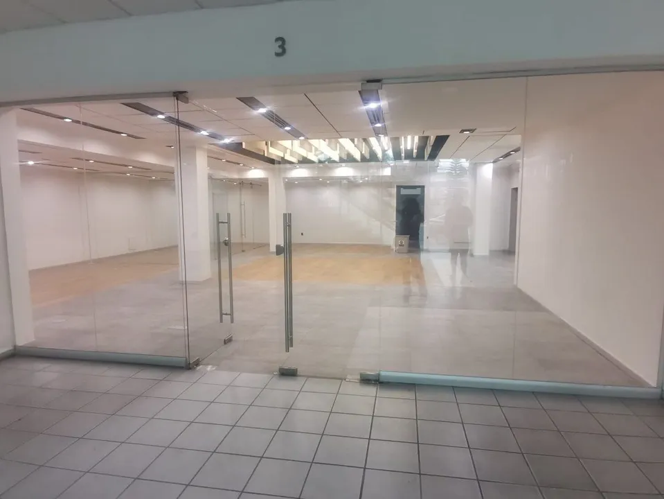 Foto 2 de Local comercial en renta en Av. Guadalupe Zapopan 292 m² Plaza Cibeles.