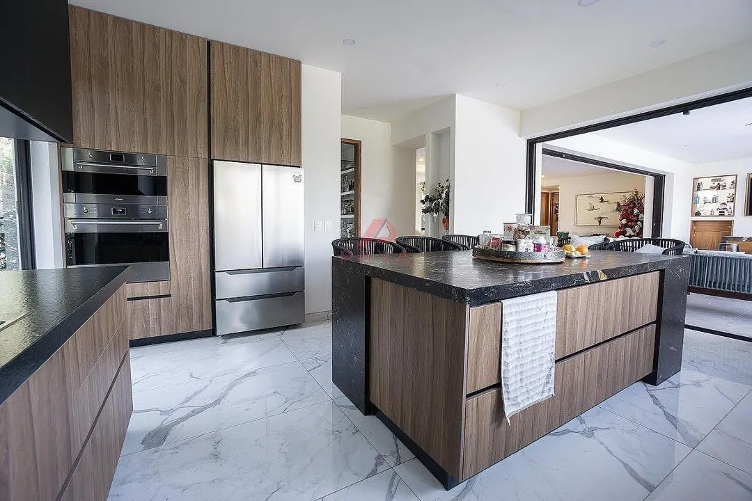 Foto 6 de Casa de Lujo en Venta en Las Cañadas, Zapopan con Cancha de Pickleball y Alberca