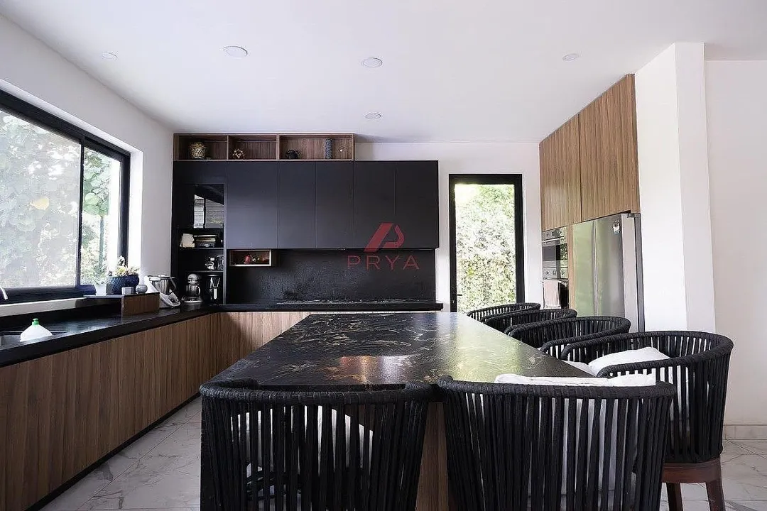 Foto 8 de Casa de Lujo en Venta en Las Cañadas, Zapopan con Cancha de Pickleball y Alberca