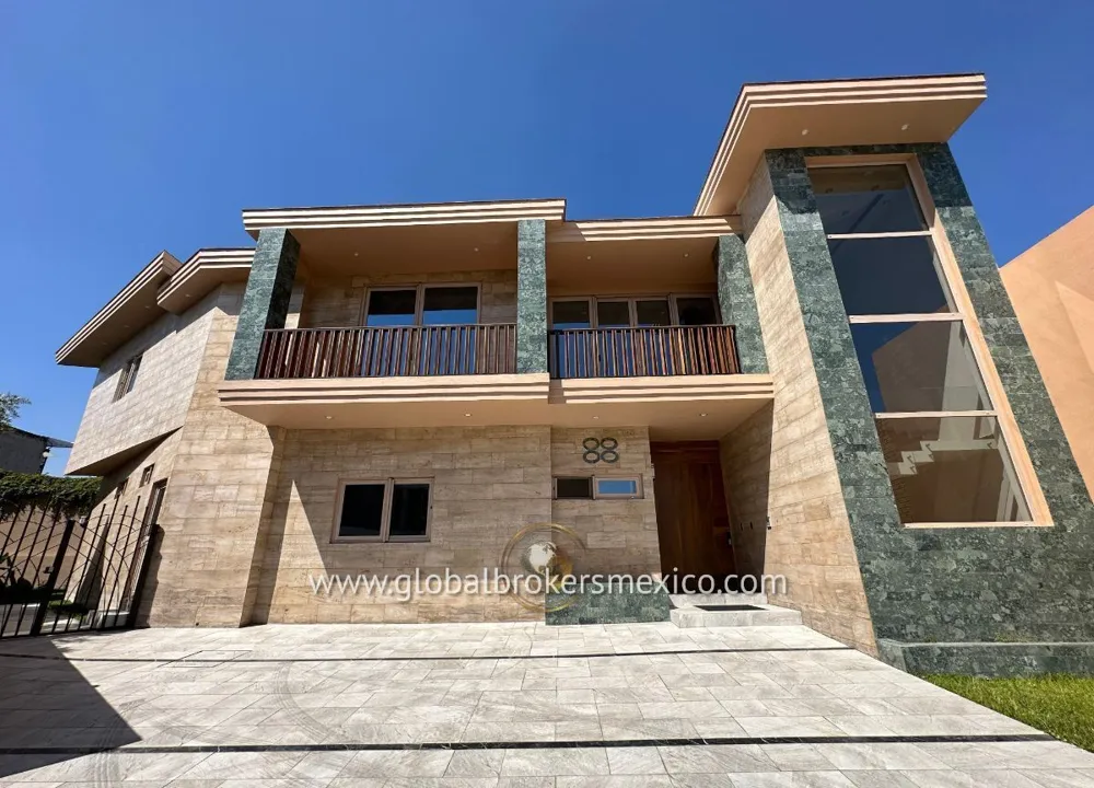 Casa con Acabados de Lujo en Provenza Residencial, San Agustin, Jalisco