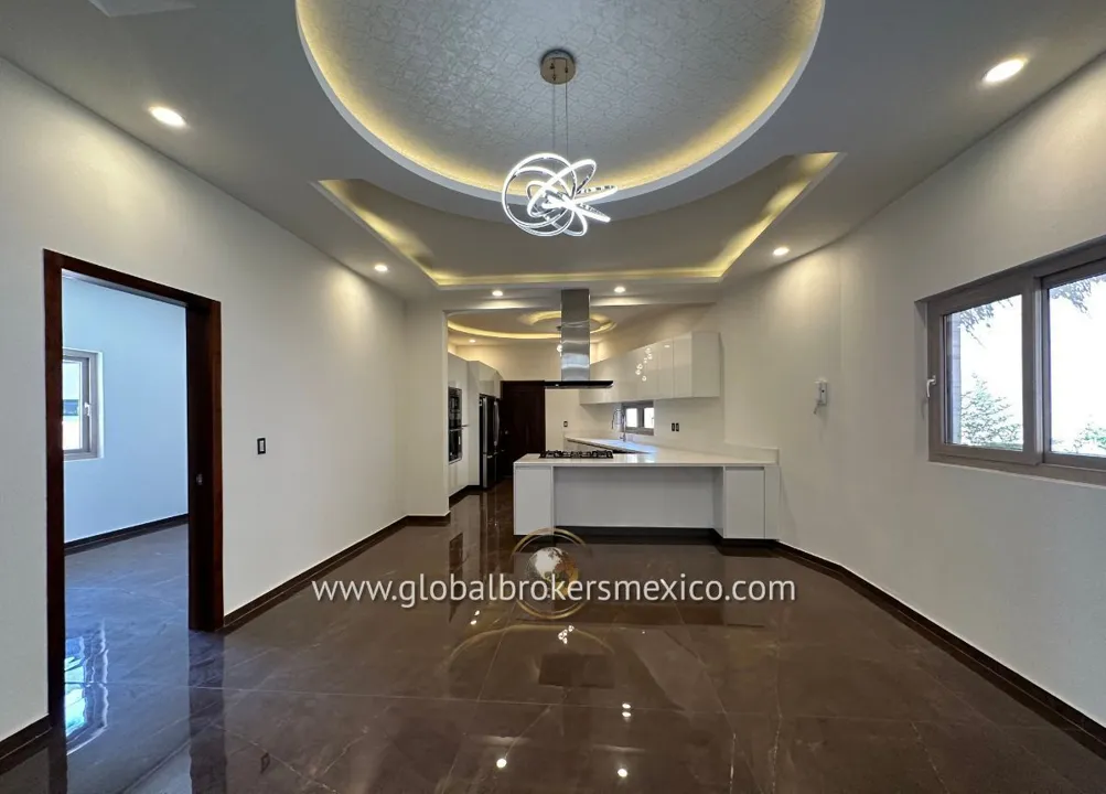 Foto 3 de Casa con Acabados de Lujo en Provenza Residencial, San Agustin, Jalisco