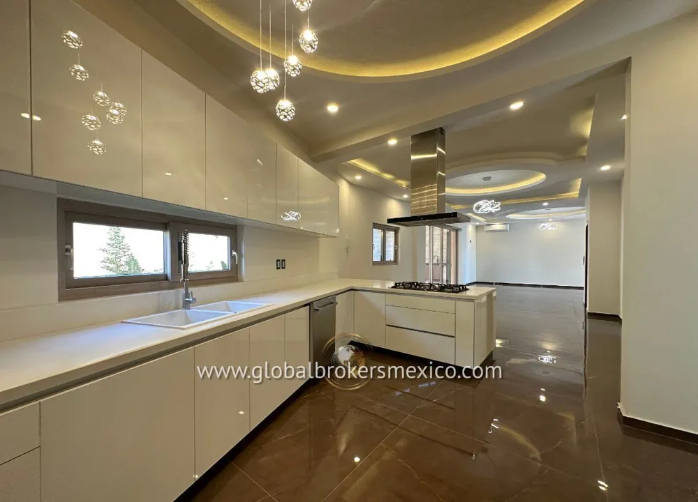 Foto 5 de Casa con Acabados de Lujo en Provenza Residencial, San Agustin, Jalisco