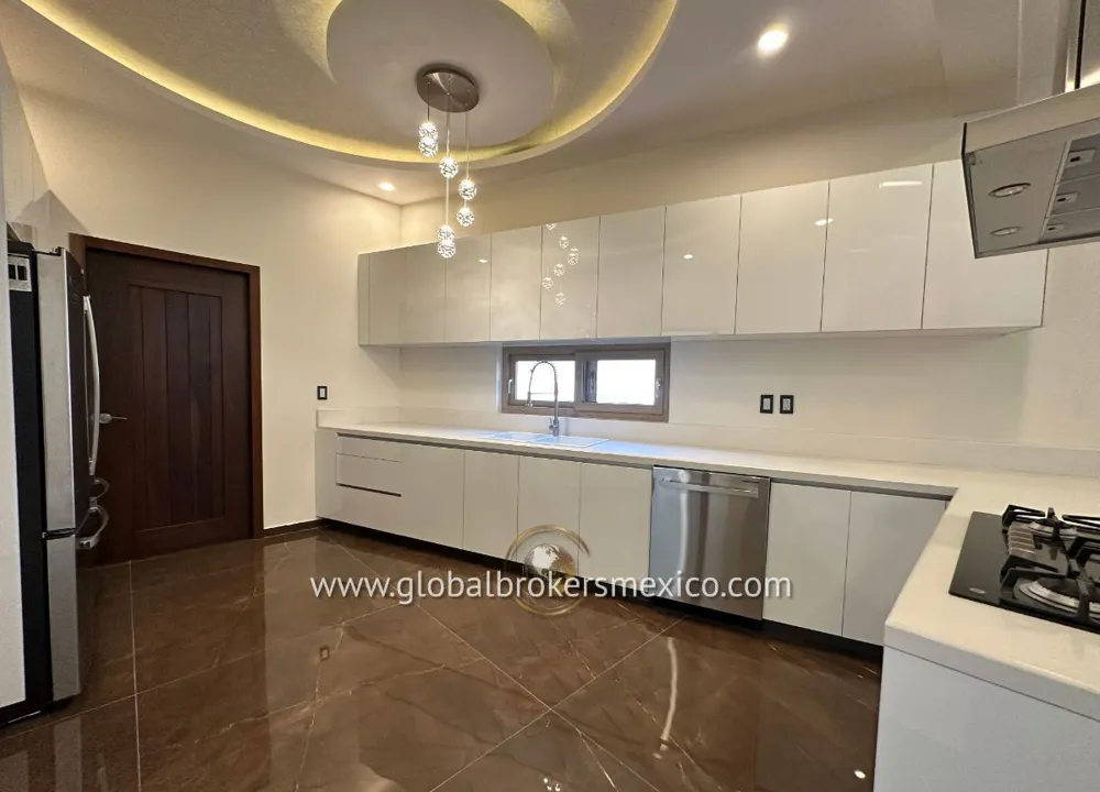 Foto 6 de Casa con Acabados de Lujo en Provenza Residencial, San Agustin, Jalisco