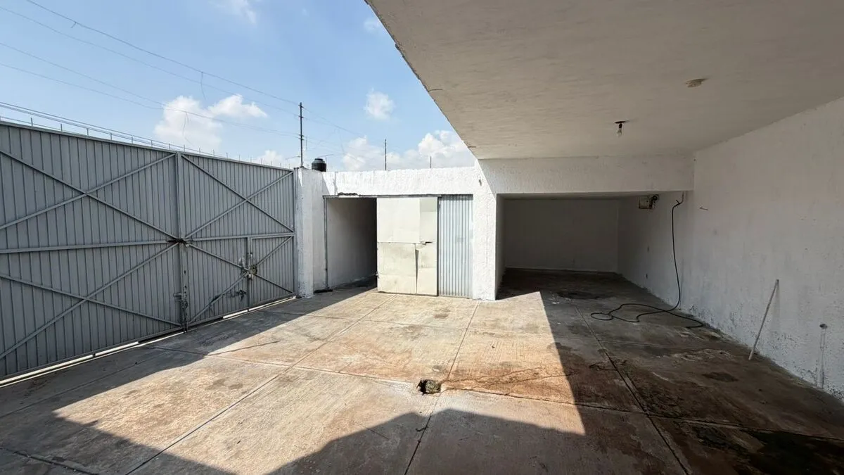 Foto 8 de Local en venta en Av 8 de Julio