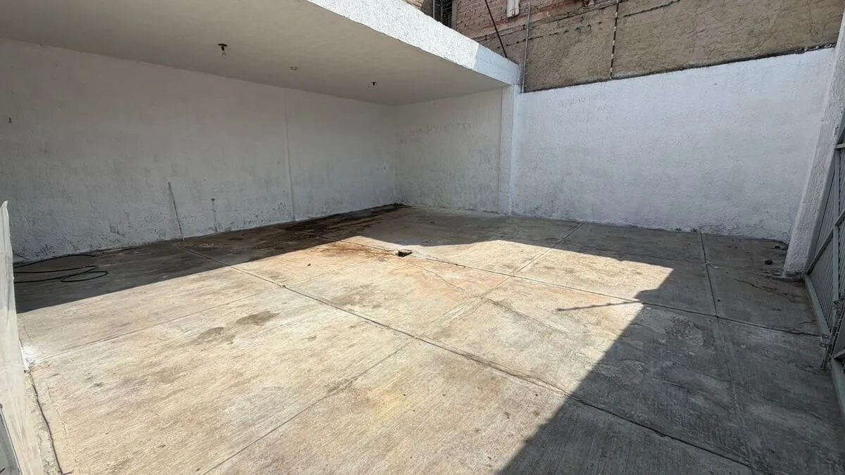 Foto 9 de Local en venta en Av 8 de Julio