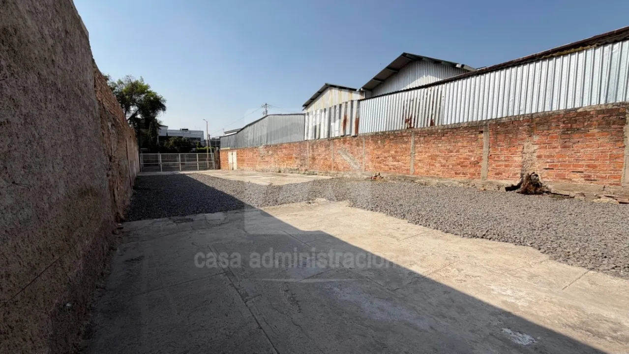 Foto 2 de Terreno en venta en Calle Juan de Dios Robledo, Blanco y Cuellar , Guadalajara