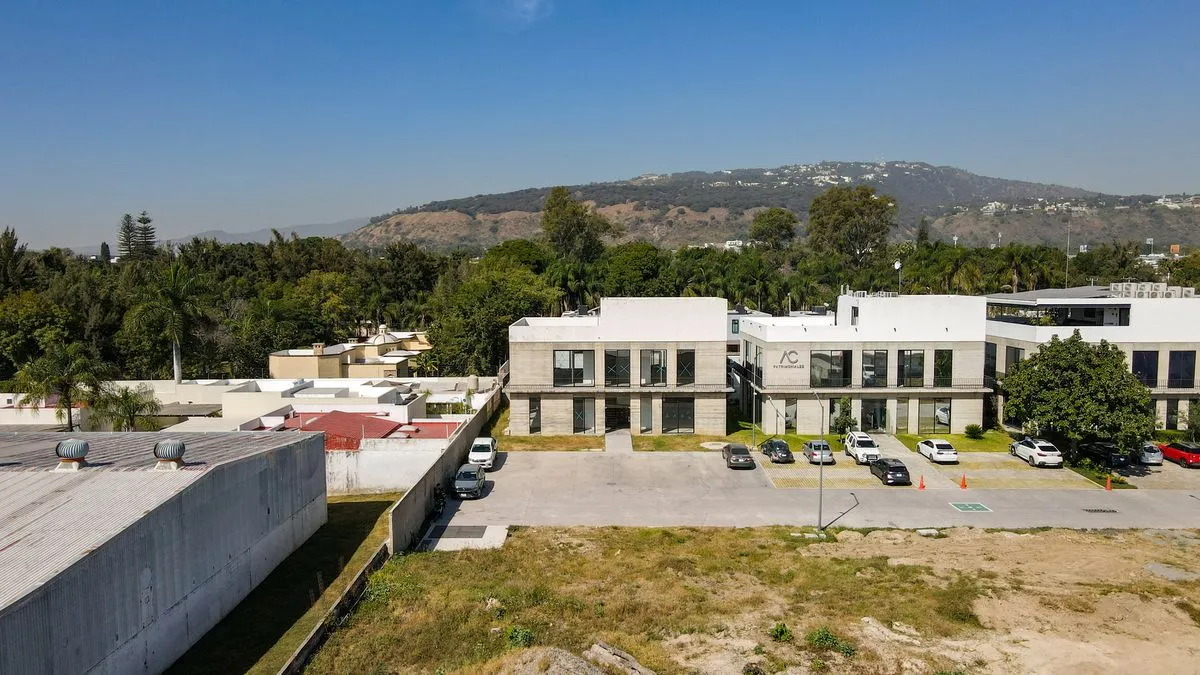 Foto 2 de Oficina de 3 Niveles en Renta – Gavilanes, Punto Sur