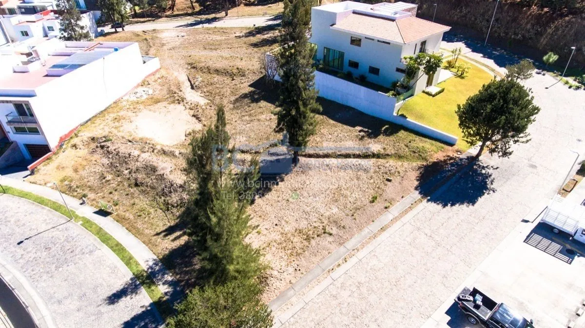 Terreno en Venta en Diana Natura, 1,097 m², Esquina Frente a Casa Club