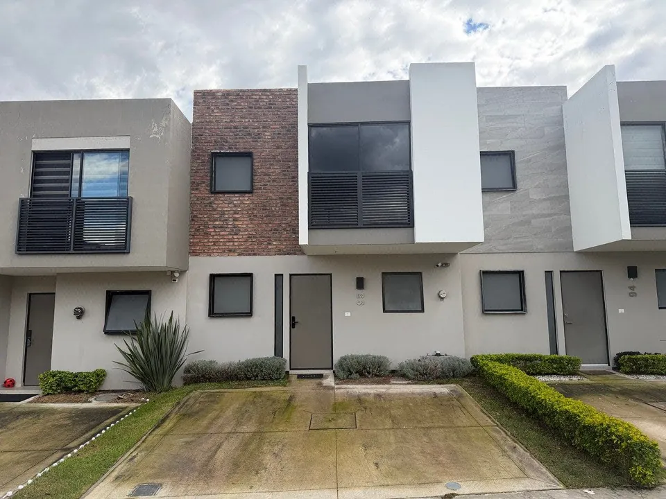 Casa en Renta en Bosques de Santa Anita