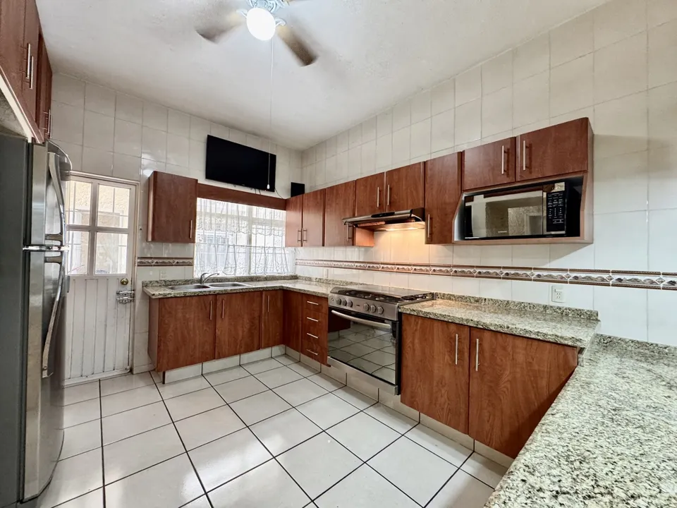 Foto 5 de Oportunidad de Inversión en San Agustin: Casa, Bodega y Local en Uno