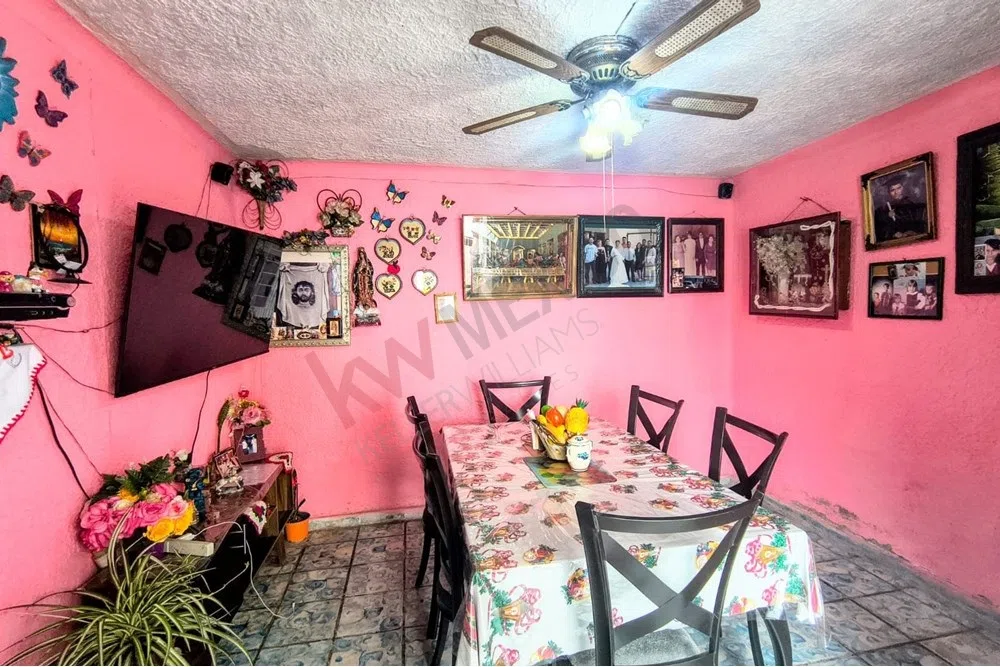 Foto 2 de Casa en venta con departamento independiente