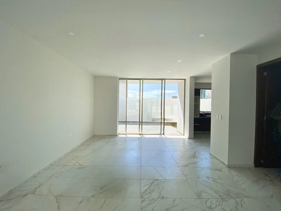 Foto 3 de Casa en Renta con Estudio en PB y Roof Garden | Soare II, Solares