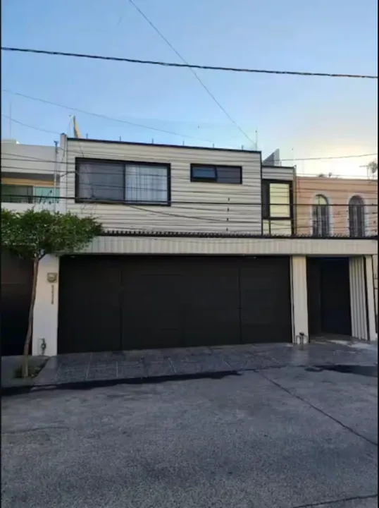 Casa con excelente potencial de inversión en Jardines de San Ignacio, Zapopan