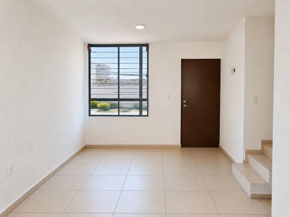 Foto 3 de Casa en Venta en Colinas de Tonalá | Acceso Controlado | 3 Recámaras | Cochera para 2 Autos