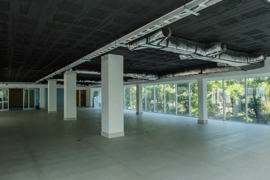 Oficinas en Renta  502m2 en Providencia Semi acondicionado frente a un parque