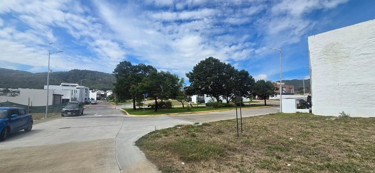 Terreno en Esquina en Los Robles Residencial | Coto Los Castaños | 377.43 m²