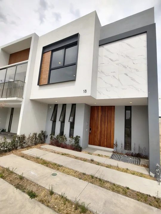 Foto 2 de Casa en RENTA, El Edén, Tlajomulco. Frente a parque y cancha de padel.
