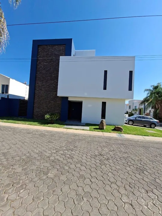 Casa en Venta en Fraccionamiento Casa Fuerte - Coto Alcaraz 57