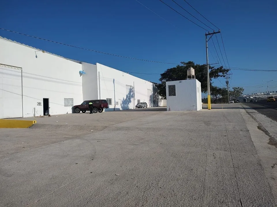 BODEGA 4 EN RENTA EN NUEVO PERIFERICO ORIENTE, COLINAS DE TONALÁ, TONALÁ, JAL.