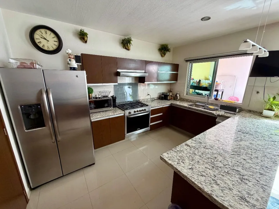 Foto 8 de Casa en venta en Calzada de las Flores, REAL DE VALDEPEÑAS, Zapopan