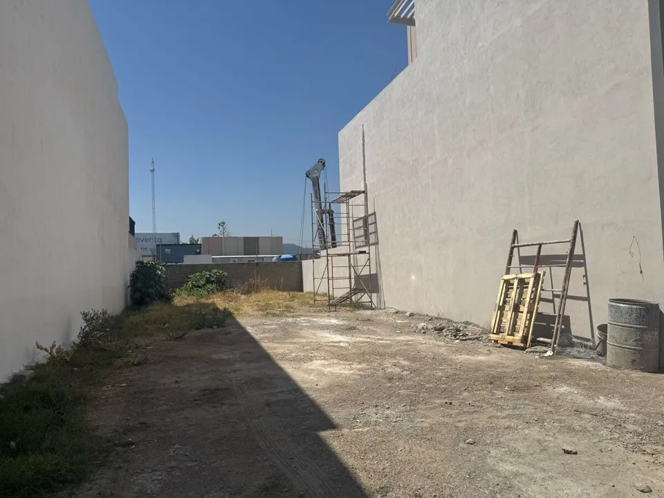 Foto 3 de Terreno en venta en Condominio Azent/ Zona Solares.