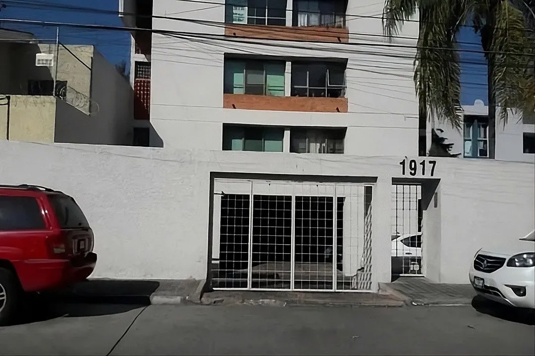DEPARTAMENTO REMODELADO CERCA DEL BOSQUE LOS COLOMOS