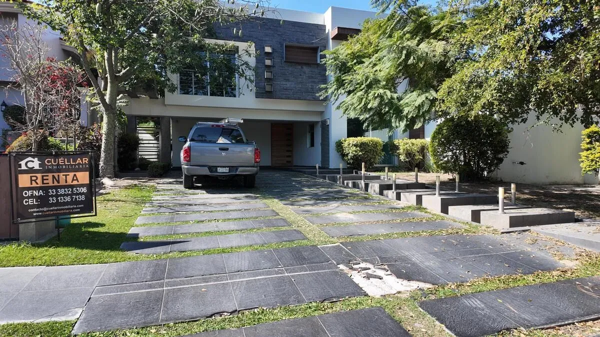 Foto 2 de CASA EN RENTA EN ZAPOPAN JAL. VALLE REAL