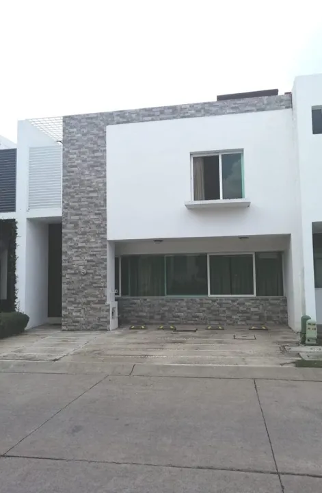 Casa en Renta Amueblada en Pacifica Habitat, Zapopan – 3 Recámaras y Seguridad