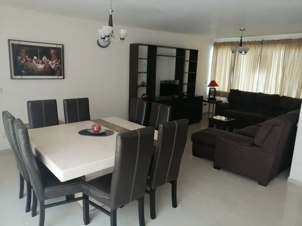 Foto 2 de Casa en Renta Amueblada en Pacifica Habitat, Zapopan – 3 Recámaras y Seguridad